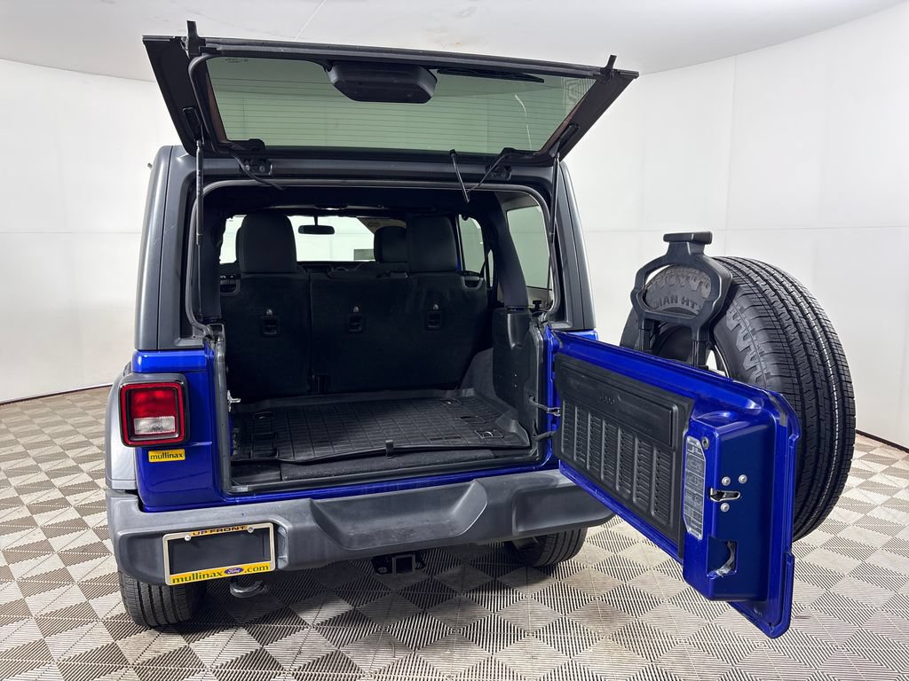 Used 2018 Jeep Wrangler Unlimited Sport S AWD/4WD image 25