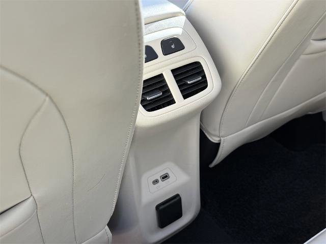 Used 2021 Buick Envision Avenir w/ Technology Package II image 17