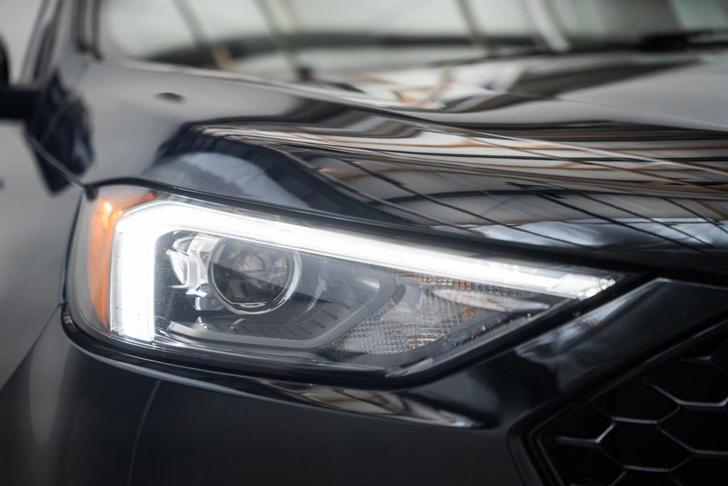 Certified 2024 Ford Edge ST-Line w/ Class II Trailer Tow Package AWD/4WD image 14