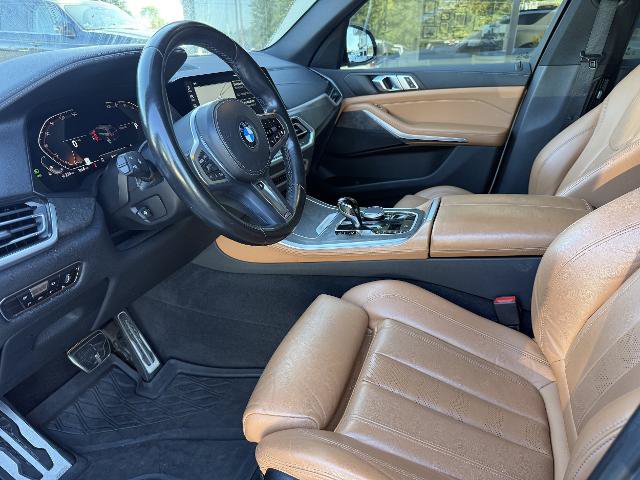 Used 2022 BMW X5 xDrive40i w/ M Sport Package AWD/4WD image 3