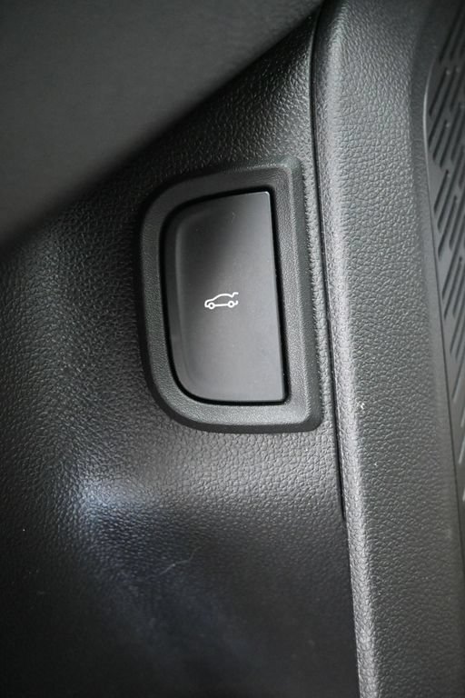 Used 2025 Chevrolet Equinox LT w/ Convenience Package II FWD image 21