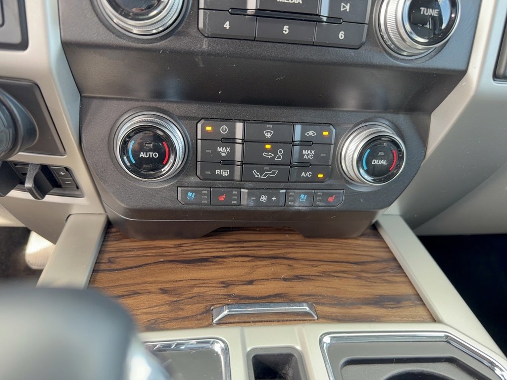 Certified 2019 Ford F150 Lariat w/ Equipment Group 502A Luxury image 18