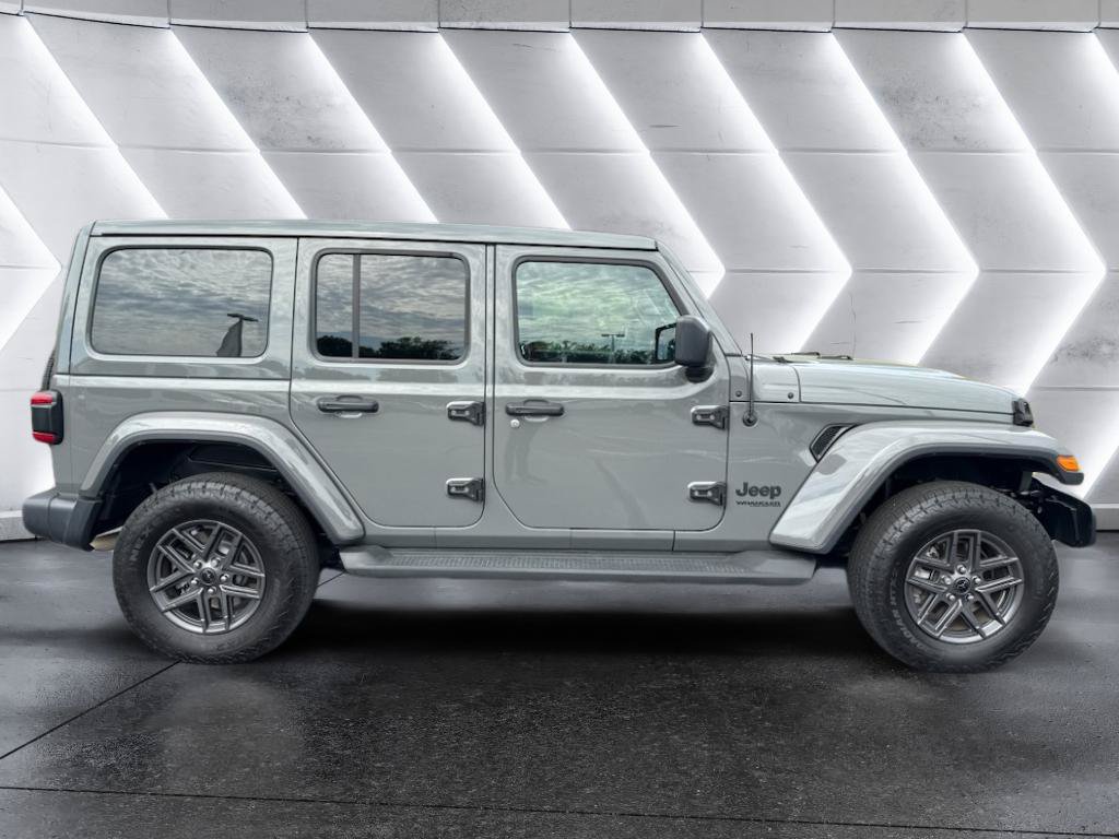 Used 2020 Jeep Wrangler Unlimited Sahara AWD/4WD image 8