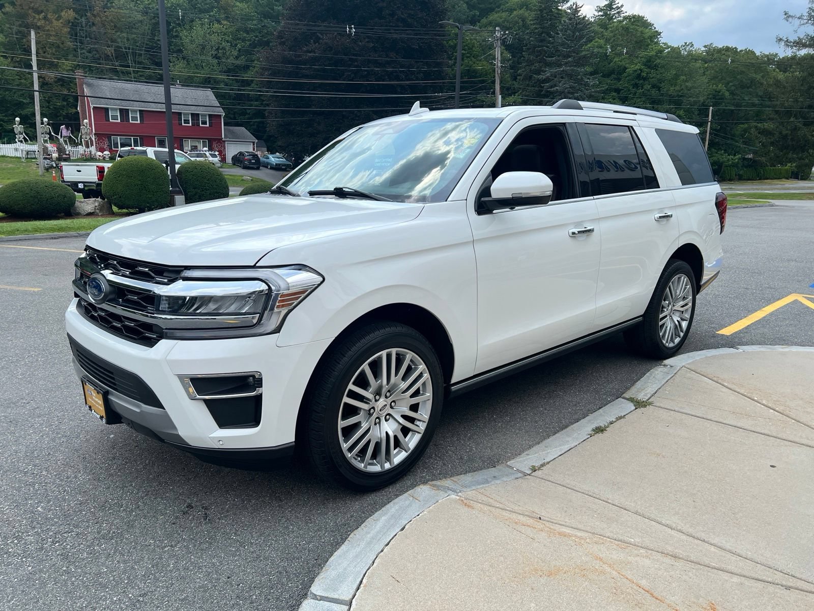 Certified 2024 Ford Expedition Limited AWD/4WD image 3