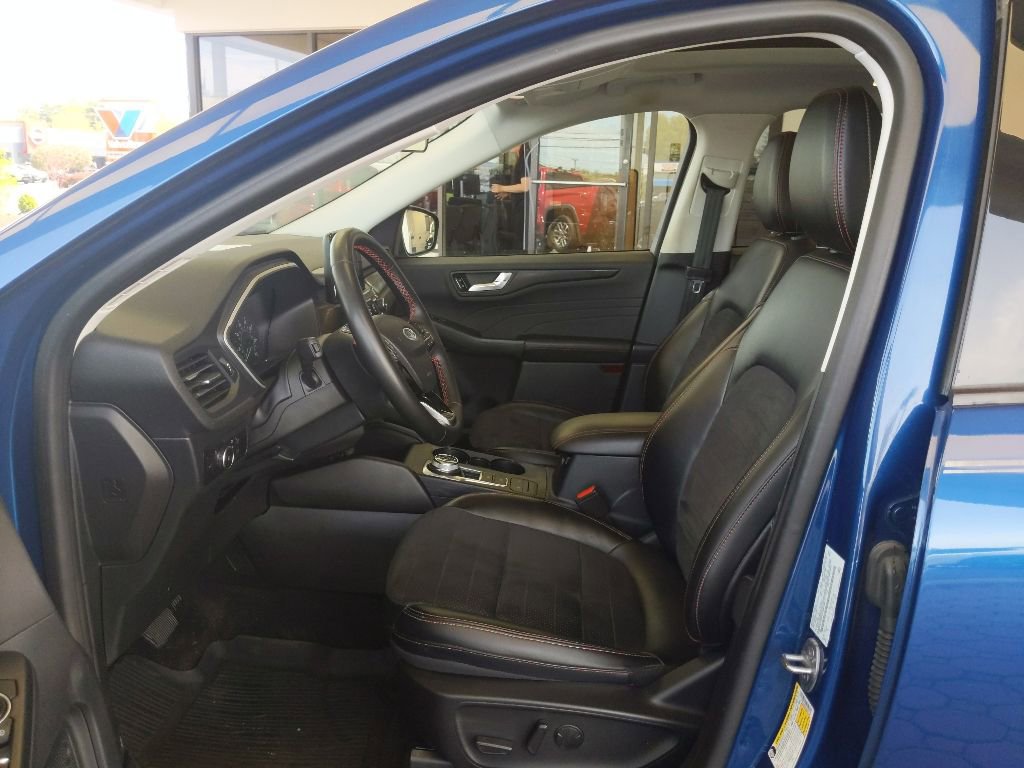 Certified 2022 Ford Escape SEL w/ SEL Stealth AWD Package image 14