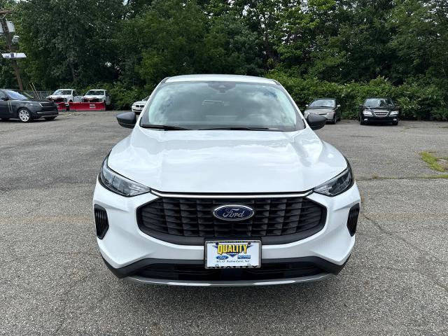 Certified 2023 Ford Escape Active w/ Tech Pack #1 AWD/4WD image 2