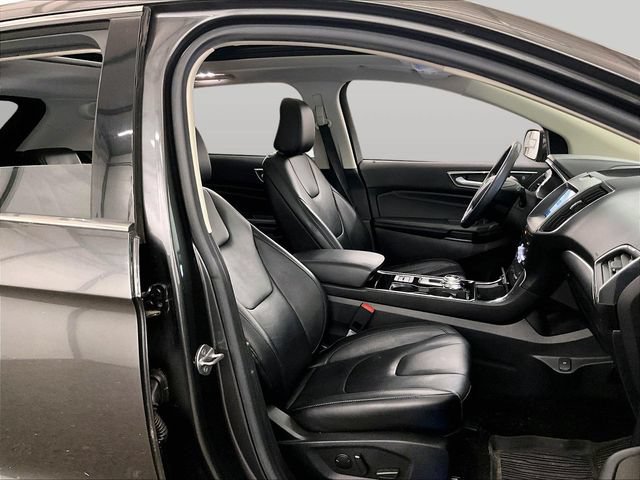 Certified 2020 Ford Edge Titanium AWD/4WD image 7