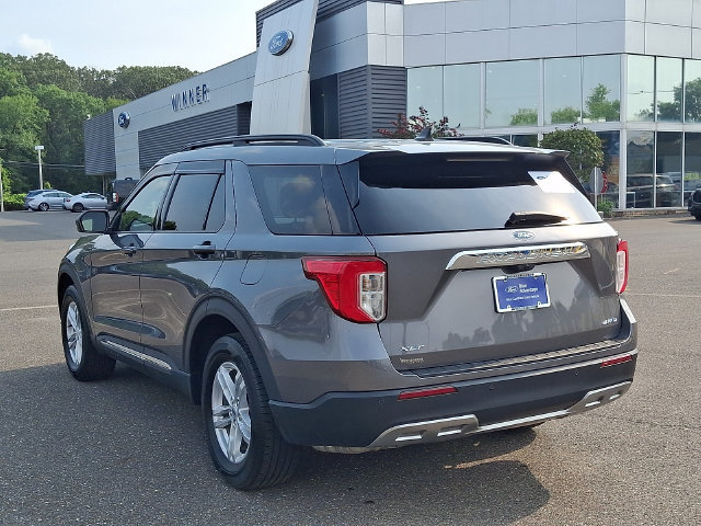 Certified 2023 Ford Explorer XLT w/ Equipment Group 202A AWD/4WD image 4