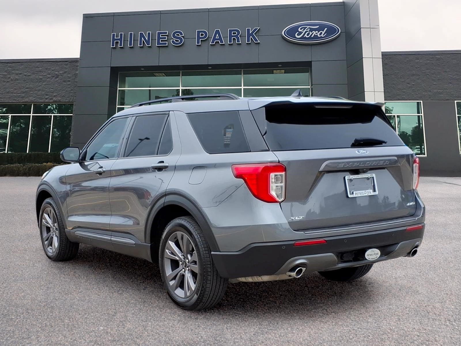 Certified 2024 Ford Explorer XLT w/ Equipment Group 202A AWD/4WD image 5
