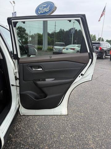 Used 2023 Nissan Rogue SL w/ SL Premium Package AWD/4WD image 15