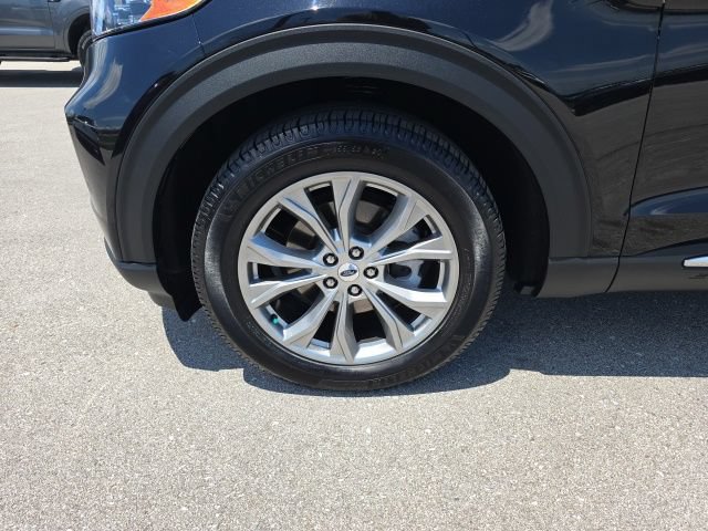 Certified 2023 Ford Explorer Limited w/ Limited Technology Package AWD/4WD image 9