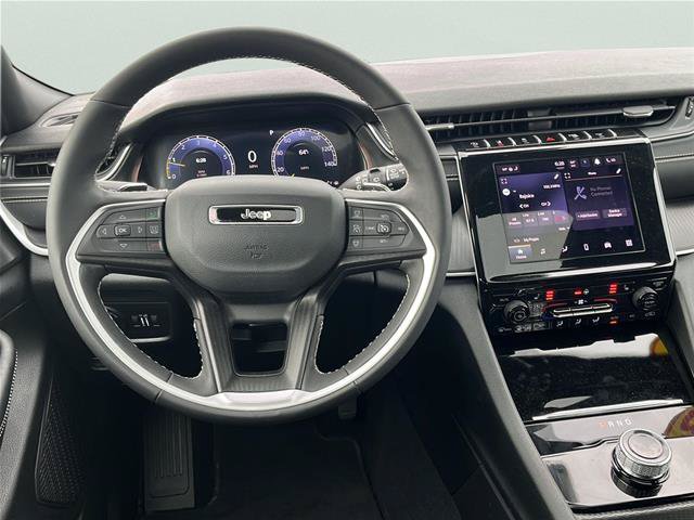 Used 2025 Jeep Grand Cherokee L Altitude AWD/4WD image 21