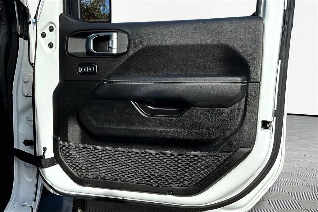 Used 2022 Jeep Wrangler Unlimited Sahara w/ Cold Weather Group image 24