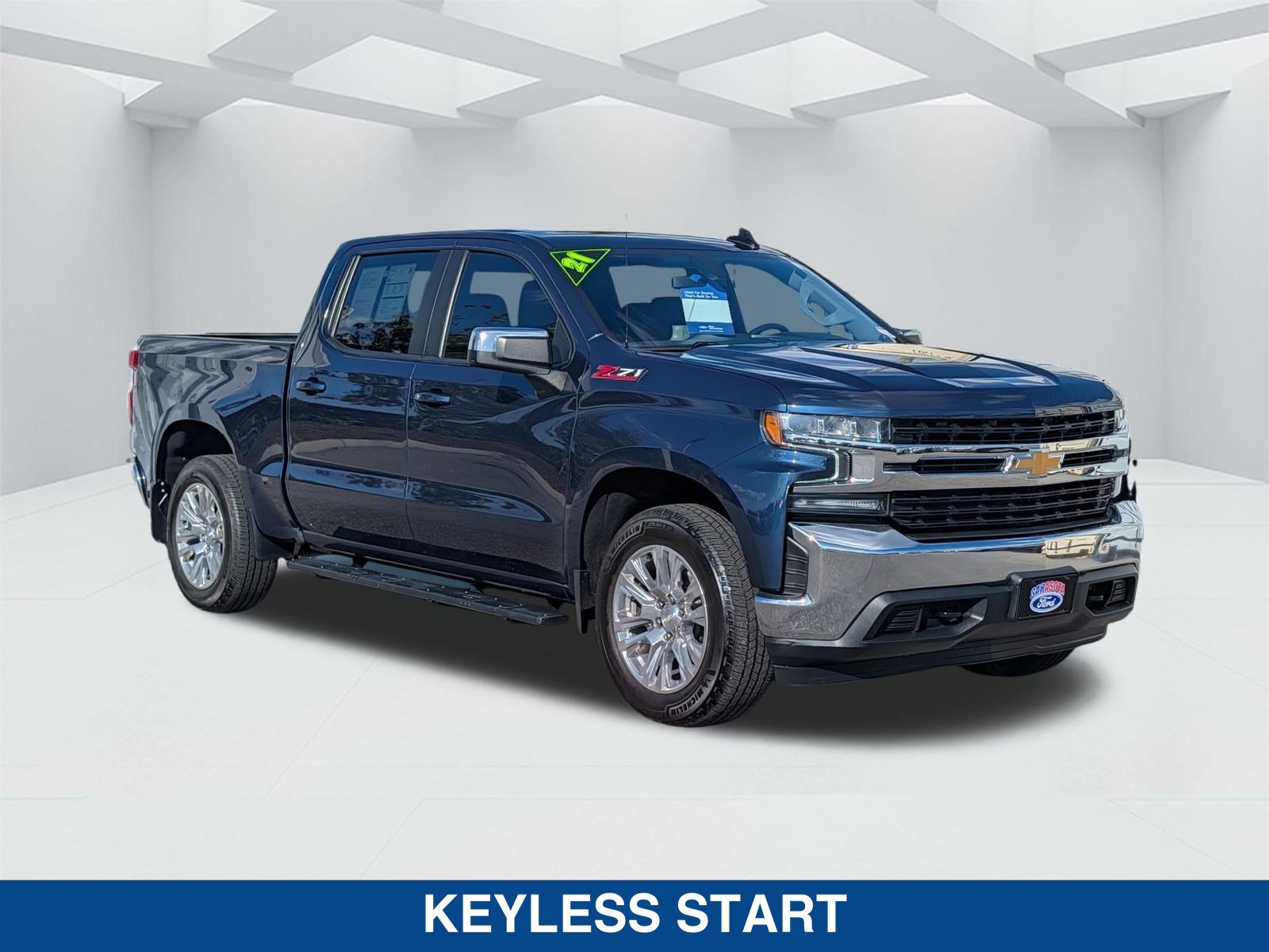 Used 2021 Chevrolet Silverado 1500 LT AWD/4WD image 3