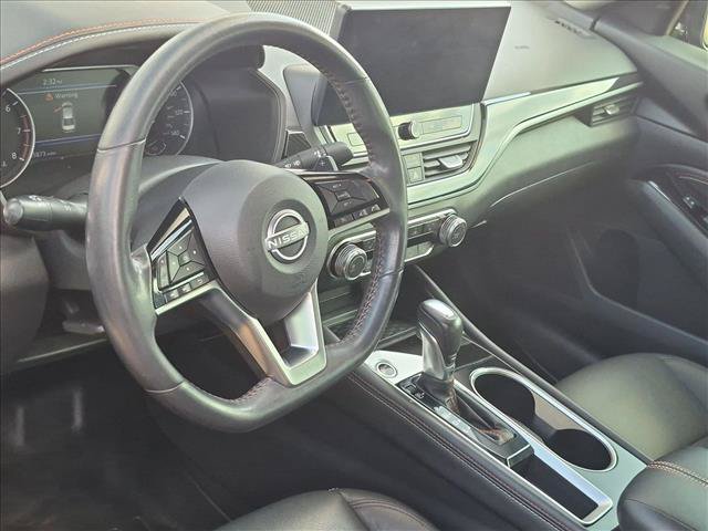 Used 2023 Nissan Altima 2.5 SR w/ SR Premium Package FWD image 10