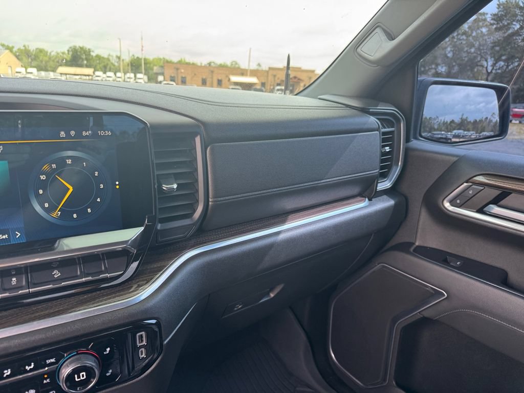 Used 2022 Chevrolet Silverado 1500 RST AWD/4WD image 37