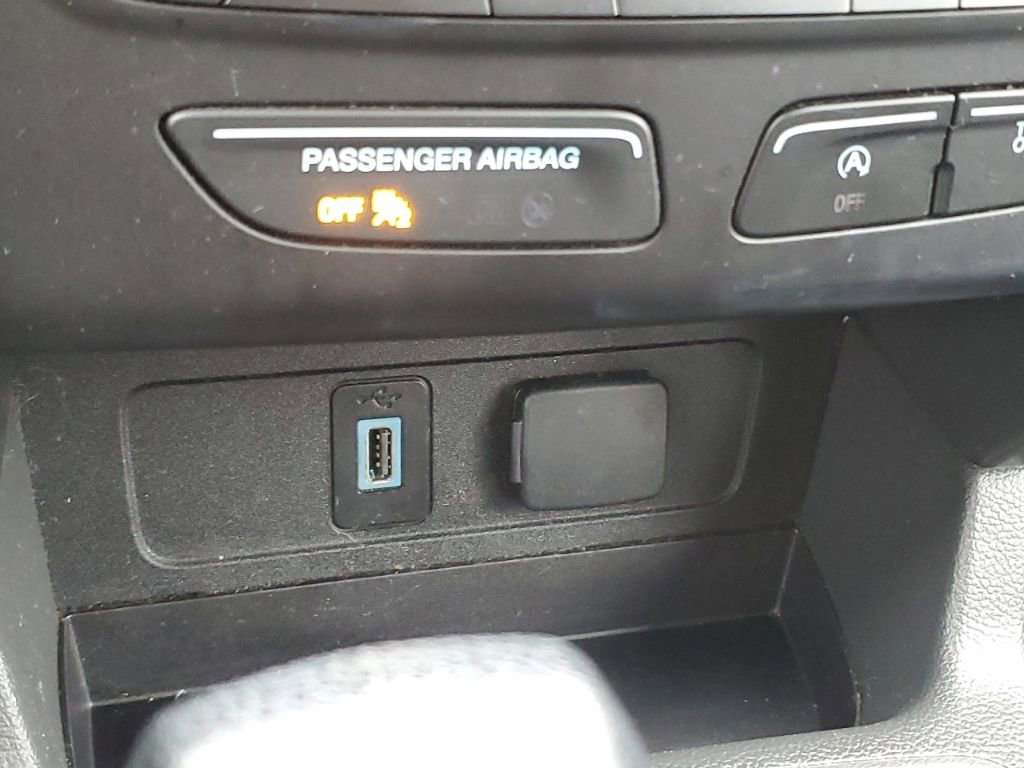 Certified 2018 Ford Escape SE image 27