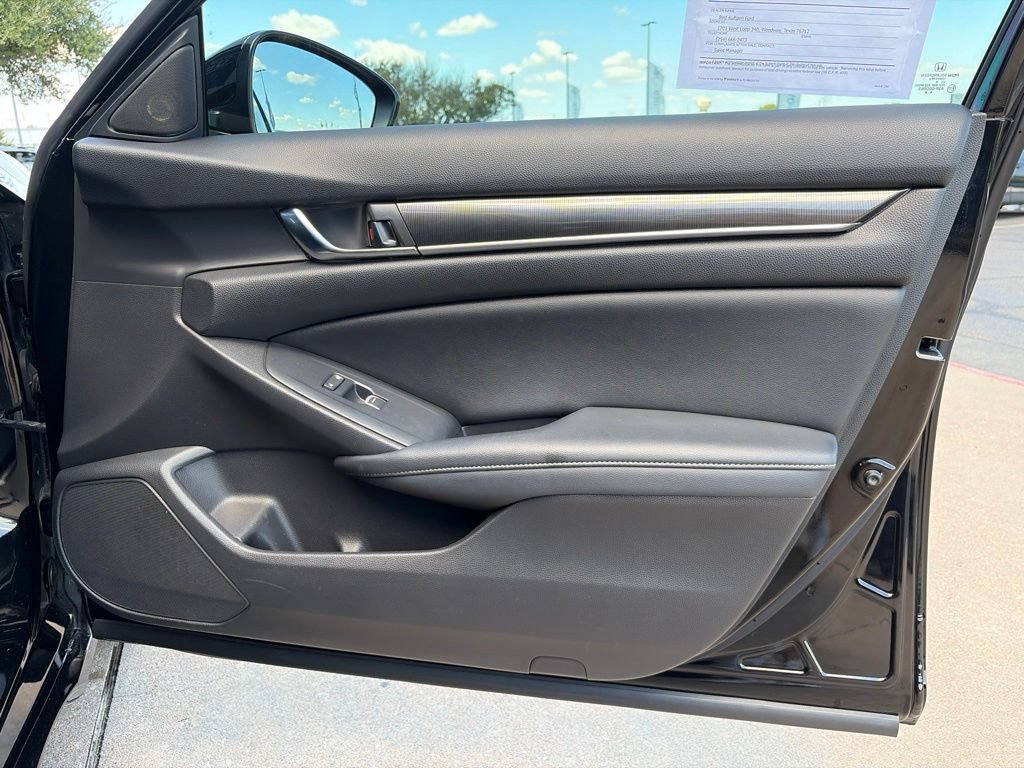 Used 2019 Honda Accord Sport image 11