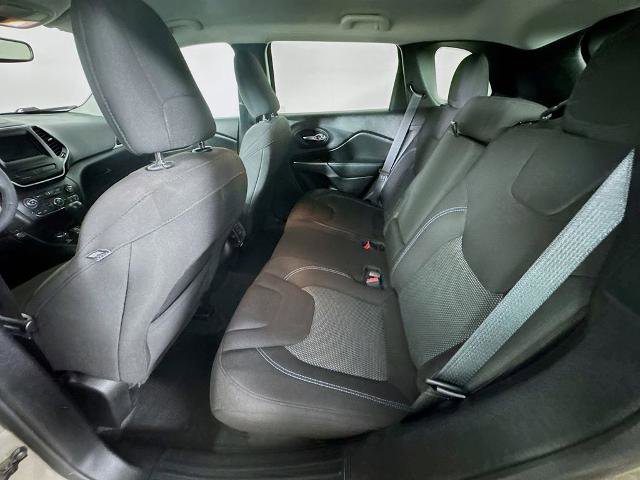 Used 2021 Jeep Cherokee Sport w/ Popular Appearance Group AWD/4WD image 21