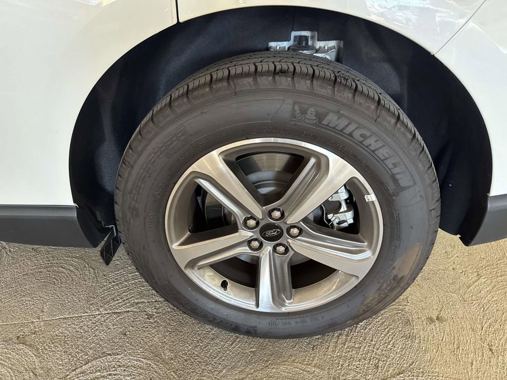 Certified 2024 Ford Edge SEL w/ Convenience Package image 9