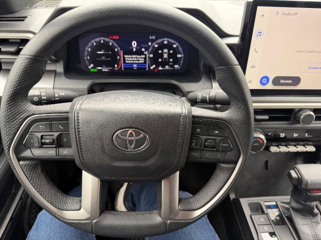 Used 2025 Toyota Tacoma TRD Off-Road AWD/4WD image 7