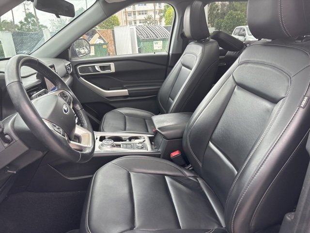 Certified 2022 Ford Explorer XLT w/ Equipment Group 202A image 6