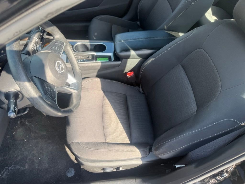 Used 2024 Nissan Altima 2.5 SV FWD image 11