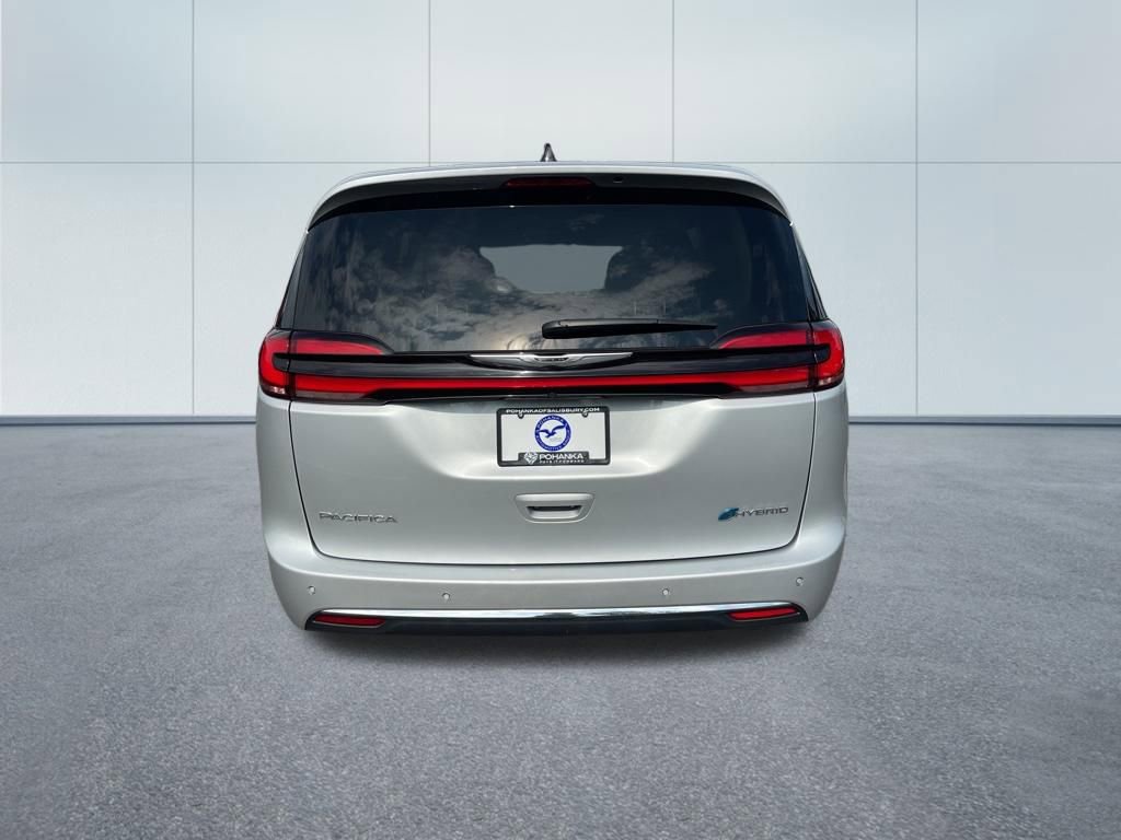 Used 2024 Chrysler Pacifica Select image 6