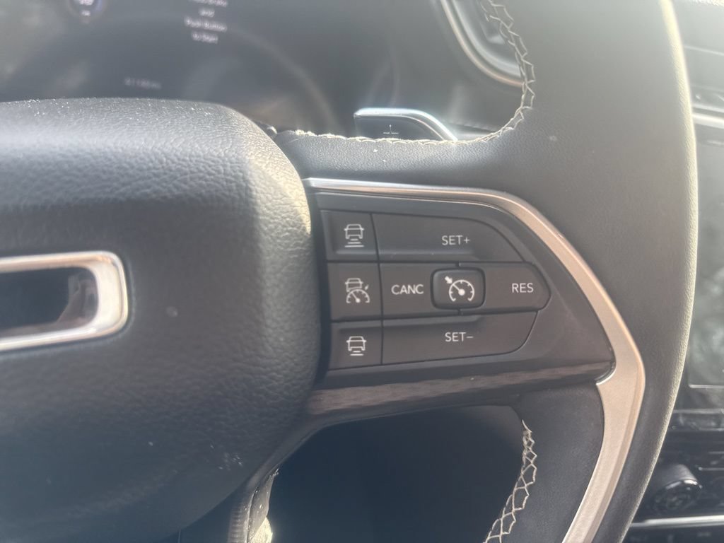 Used 2024 Jeep Grand Cherokee Altitude AWD/4WD image 21