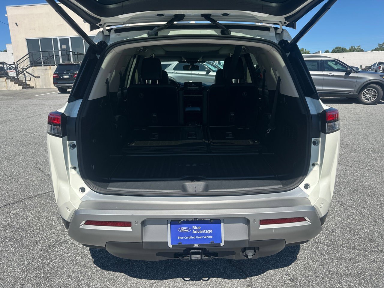 Used 2022 Nissan Pathfinder Platinum w/ Cargo Package FWD image 20