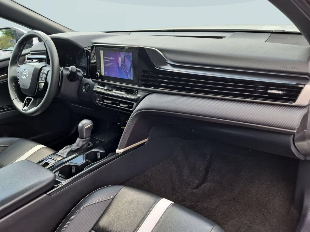 Used 2025 Toyota Camry SE FWD image 27