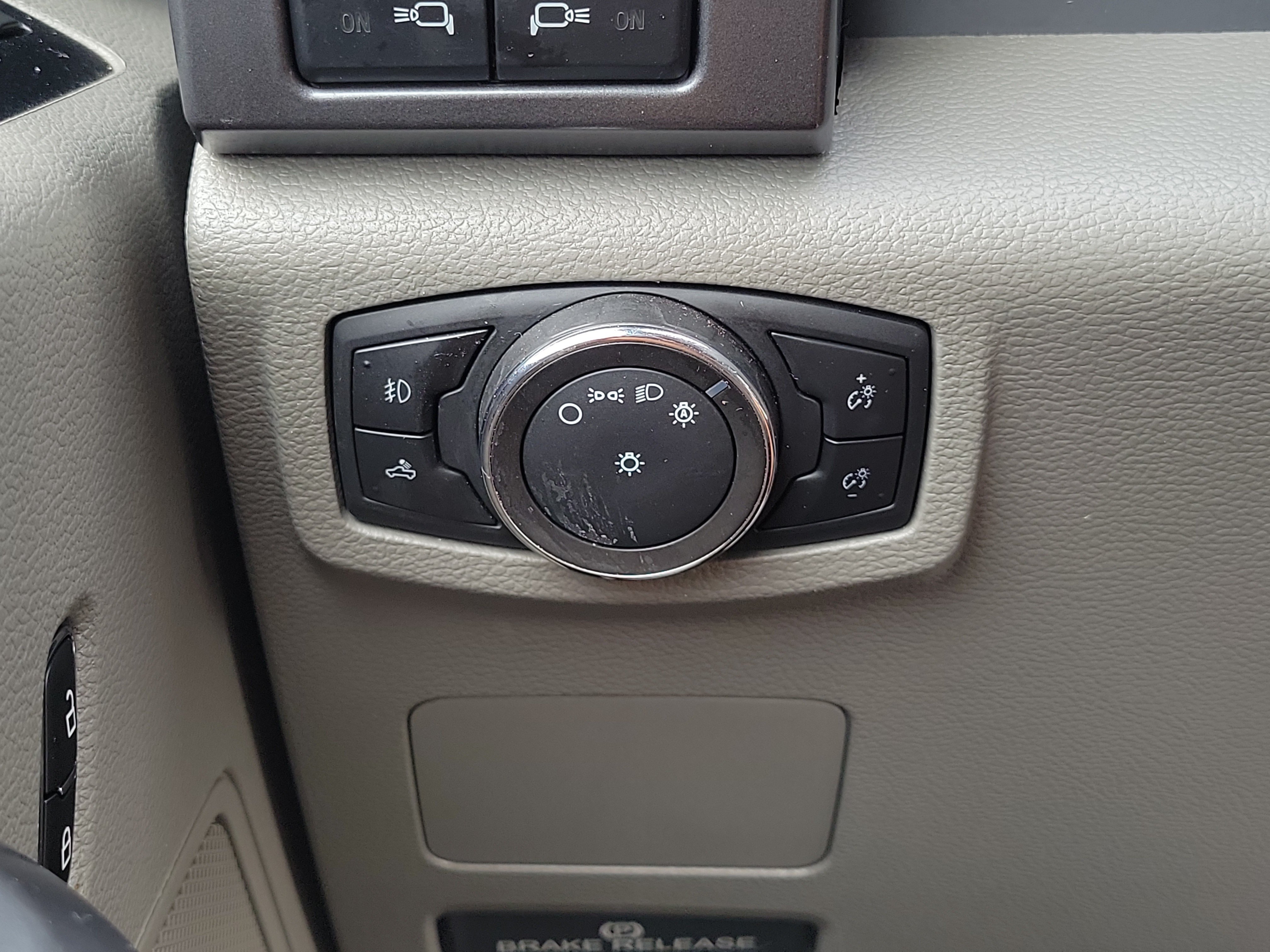 Certified 2022 Ford F250 XLT w/ XLT Premium Package AWD/4WD image 27
