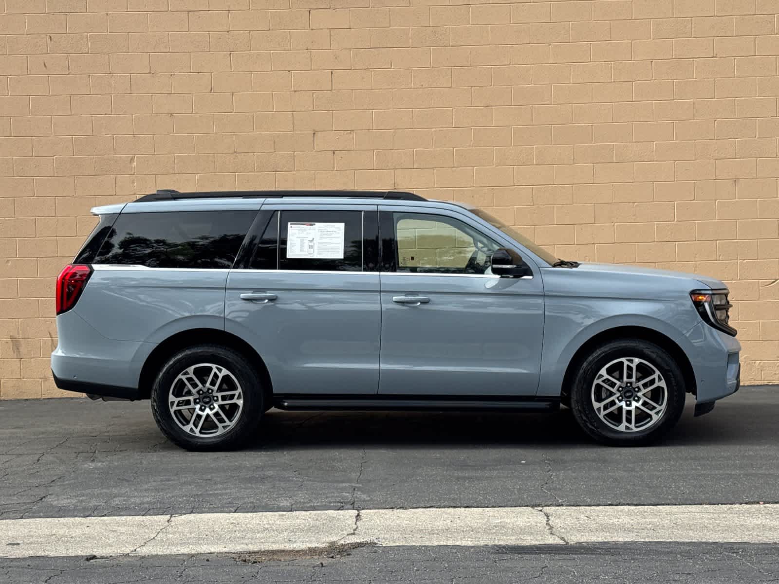 Certified 2025 Ford Expedition Active AWD/4WD image 8