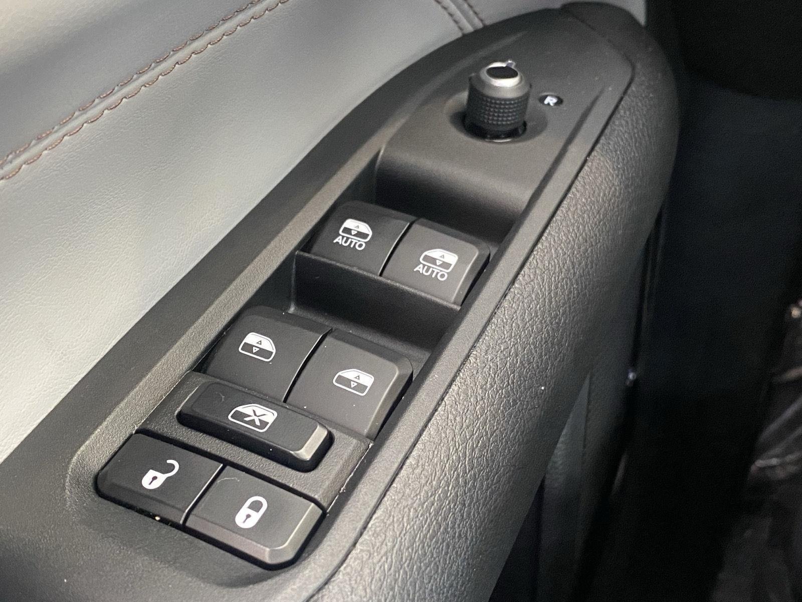 Used 2023 Jeep Compass Limited AWD/4WD image 18