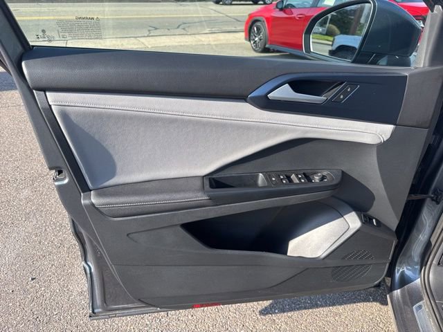 Used 2024 Volkswagen Taos SE AWD/4WD image 15