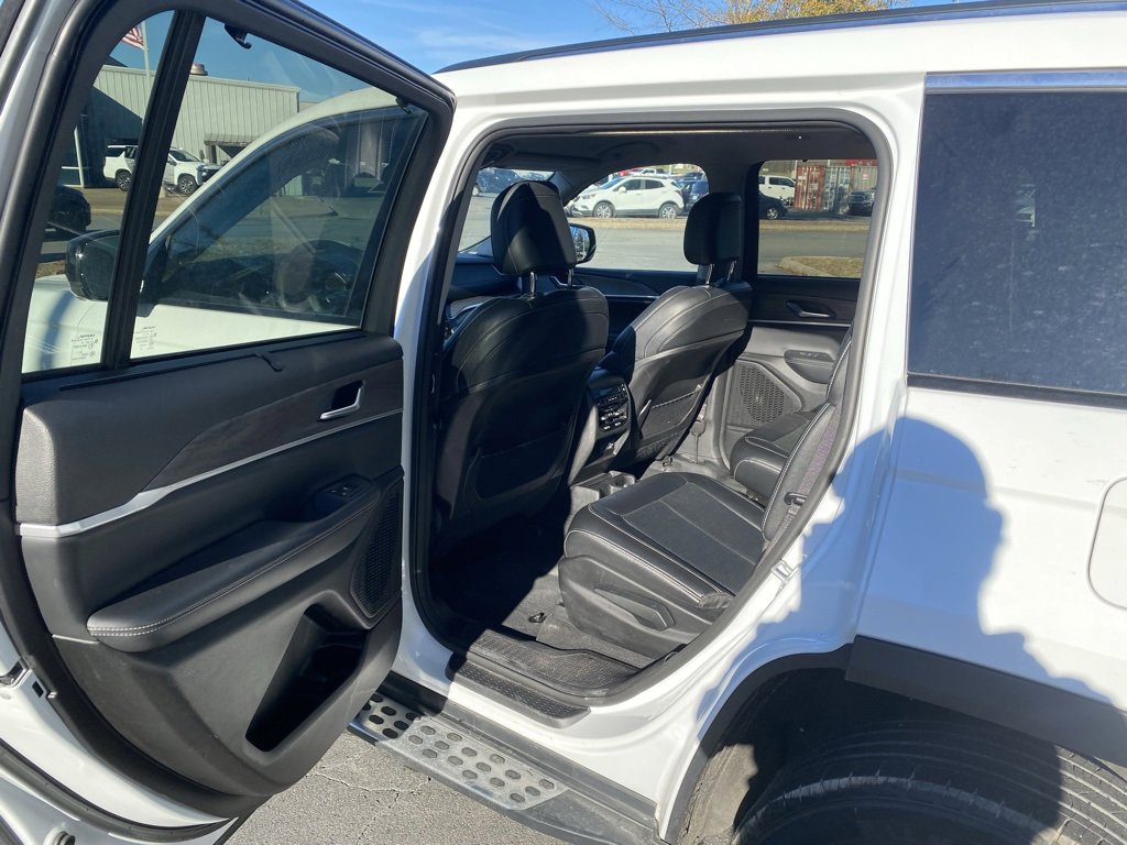 Used 2023 Jeep Grand Cherokee L Limited w/ Luxury Tech Group II image 27