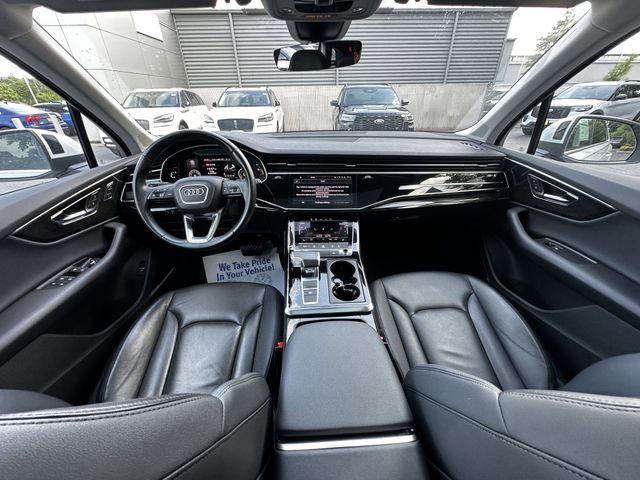 Used 2022 Audi Q7 3.0T Premium Plus w/ Premium Plus Package AWD/4WD image 16