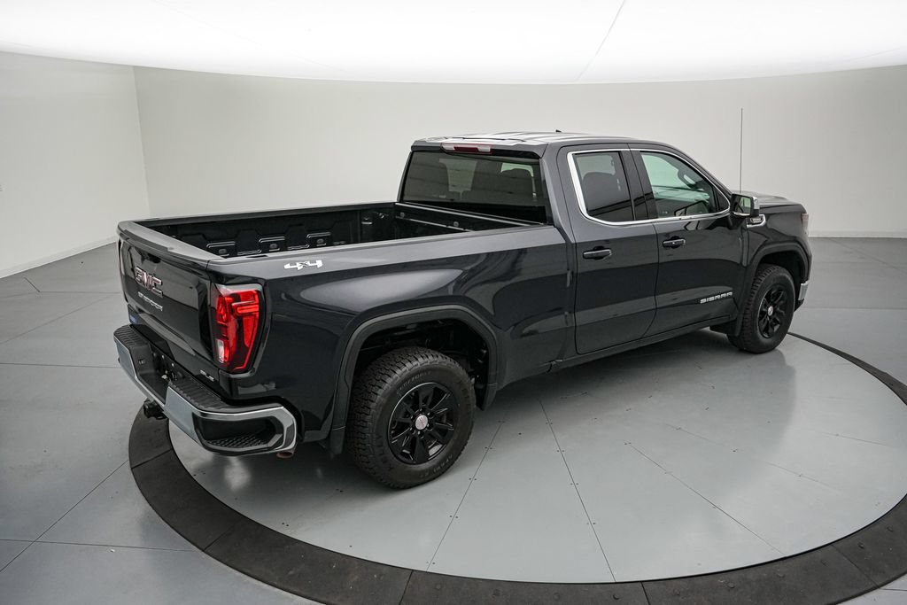 Used 2024 GMC Sierra 1500 SLE AWD/4WD image 4