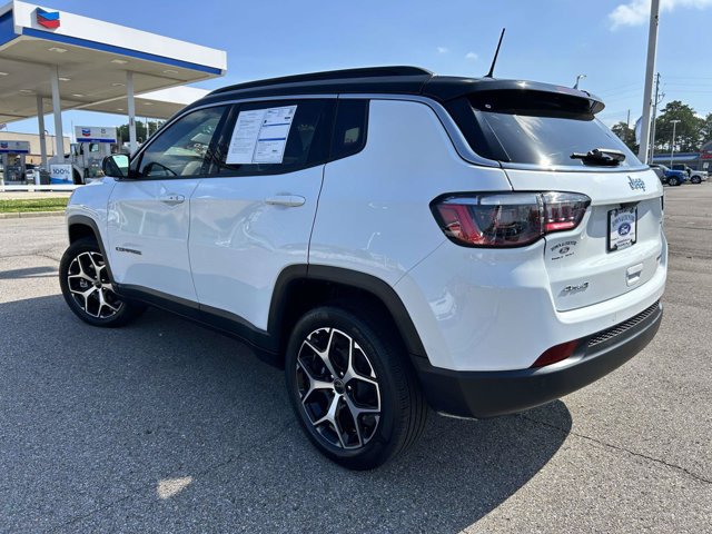 Used 2026 Jeep Compass Limited AWD/4WD image 33