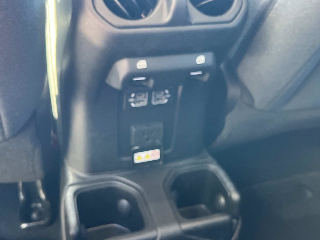 Used 2025 Jeep Wrangler Unlimited Sahara AWD/4WD image 20