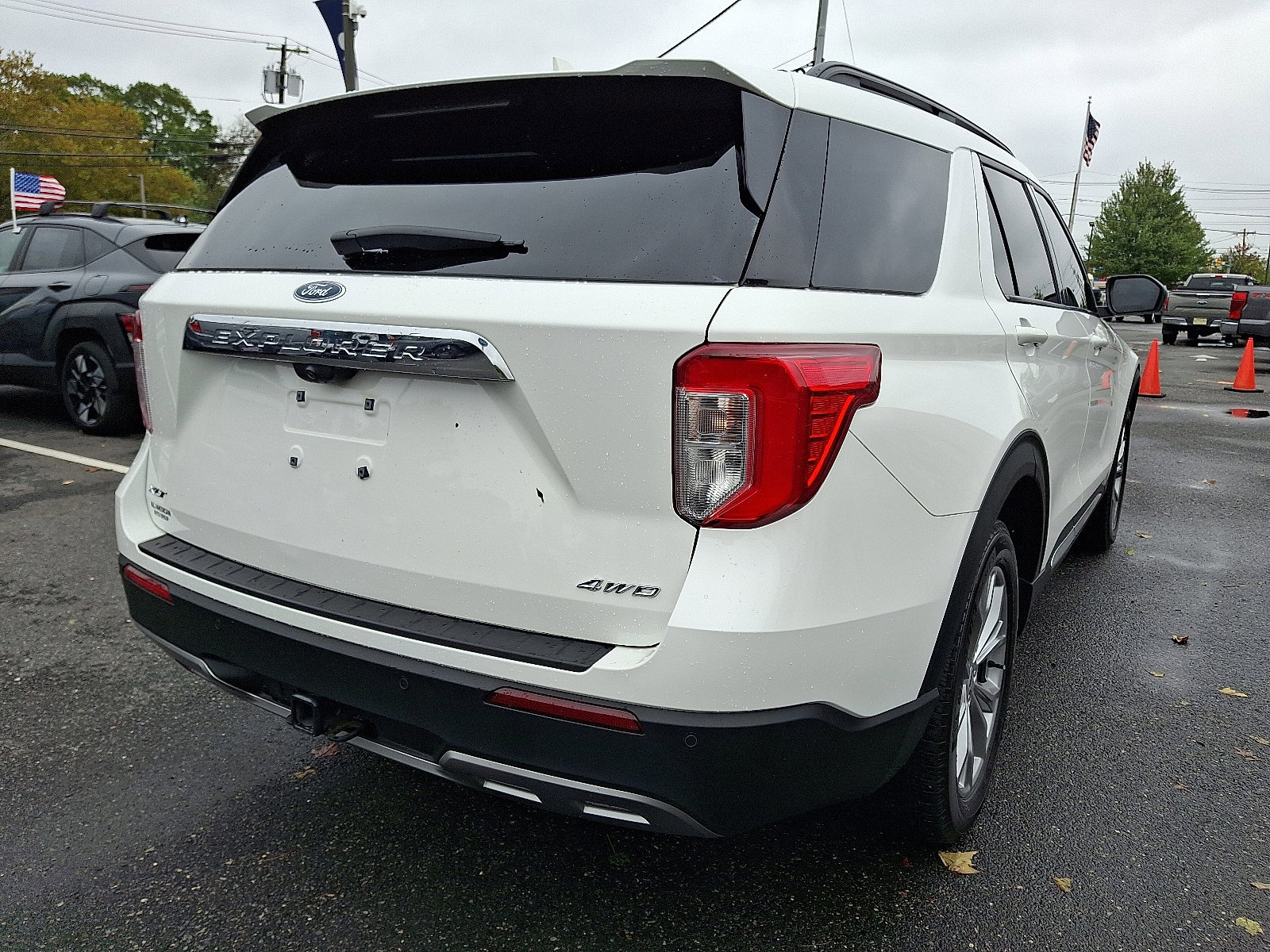 Certified 2023 Ford Explorer XLT w/ Equipment Group 202A image 4