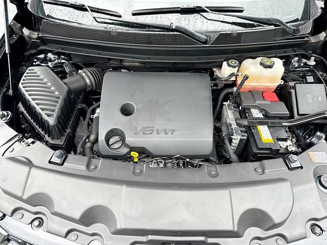 Used 2023 Chevrolet Traverse RS AWD/4WD image 39