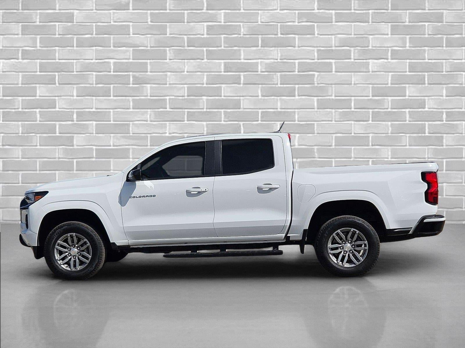 Used 2024 Chevrolet Colorado LT w/ LT Convenience Package RWD image 8