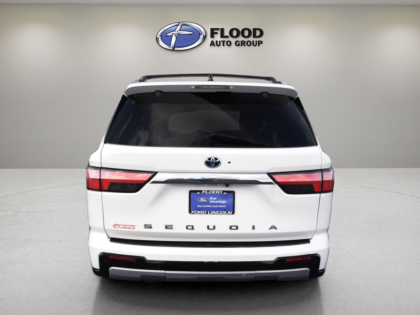Used 2023 Toyota Sequoia Limited w/ TRD Off-Road Package AWD/4WD image 5