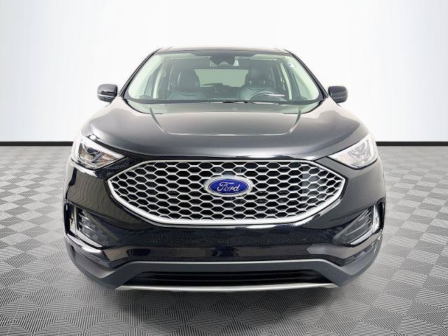 Certified 2024 Ford Edge SEL w/ Convenience Package AWD/4WD image 2