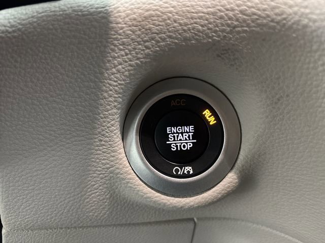 Used 2023 Chrysler Pacifica Touring-L image 22