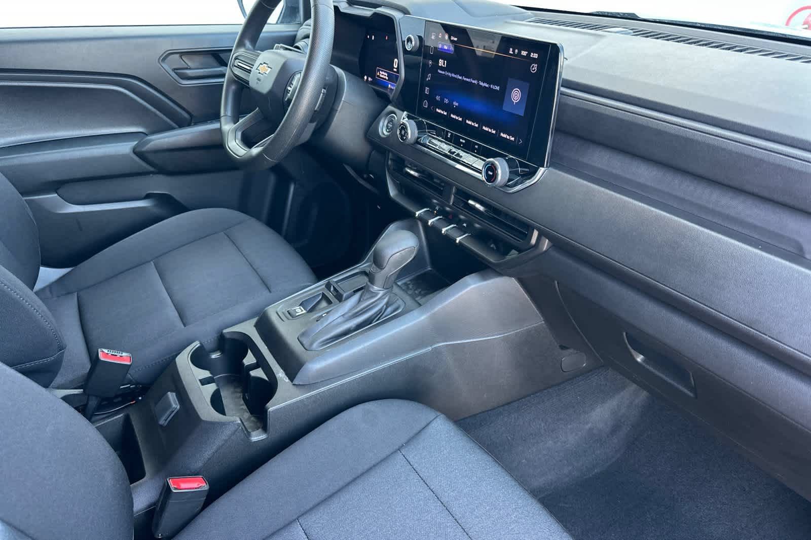 Used 2024 Chevrolet Colorado W/T RWD image 15