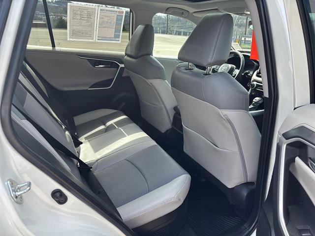 Used 2022 Toyota RAV4 Limited image 19