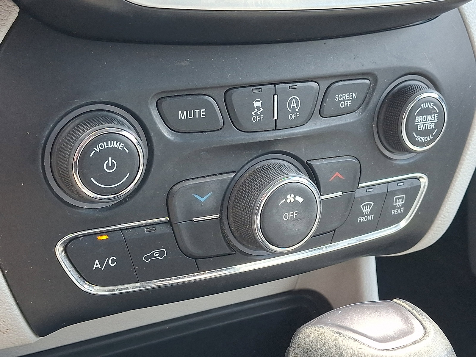 Used 2021 Jeep Cherokee Latitude Lux image 16