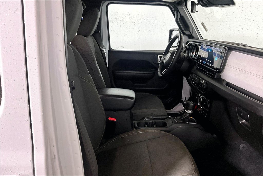 Used 2025 Jeep Wrangler Unlimited Sport AWD/4WD image 6